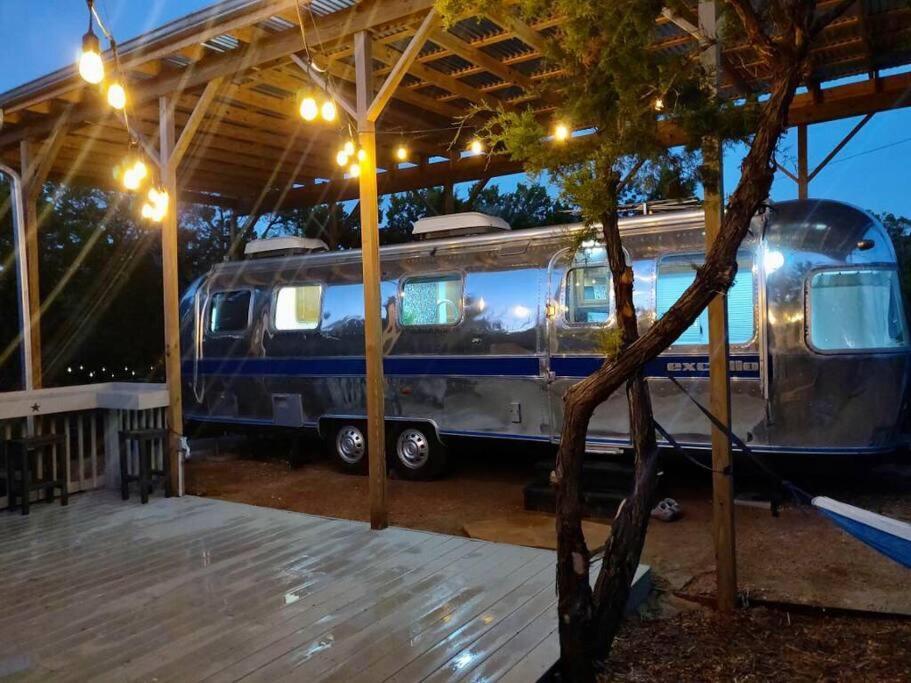 The Steel Magnolia Airstream - Cabins At Rim Rock Austin Exterior photo