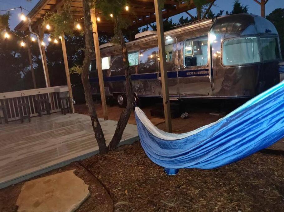 The Steel Magnolia Airstream - Cabins At Rim Rock Austin Exterior photo